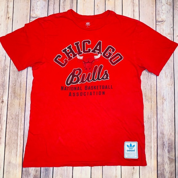 Adidas Vintage NBA Chicago Bulls red tshirt Sz S - Picture 1 of 10